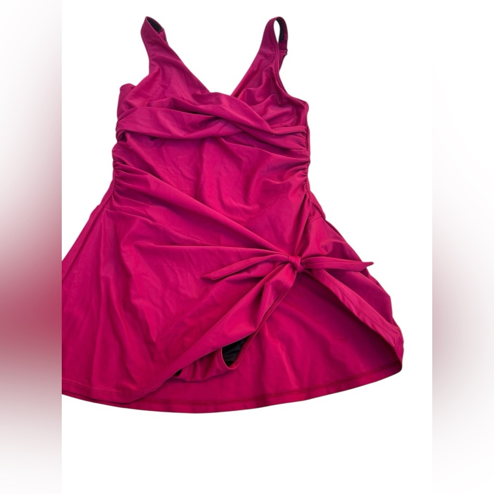 Hilor one‎ piece swim dress dark pink size 10 underwire